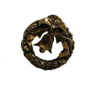 Camco Vintage Pin Christmas Wreath‎ with Bell Gold Tone